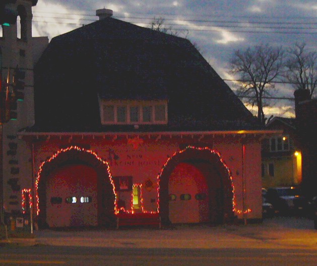 firehouse.jpg (77575 bytes)